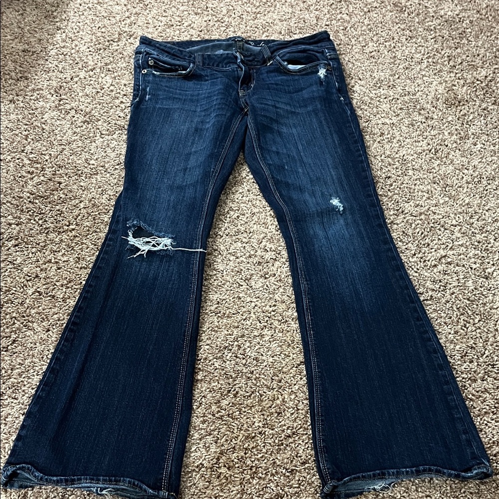 American Eagle - Artist Flare Jeans - low rise - distressed - size 6